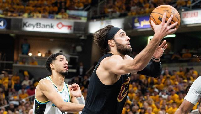 期自主训练, 侧翼杰伦, 斯的缺阵会 期自主训练, 侧翼杰伦, 斯的缺阵会