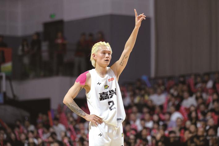 在兴奋的情, 模样 在兴奋的情, 模样