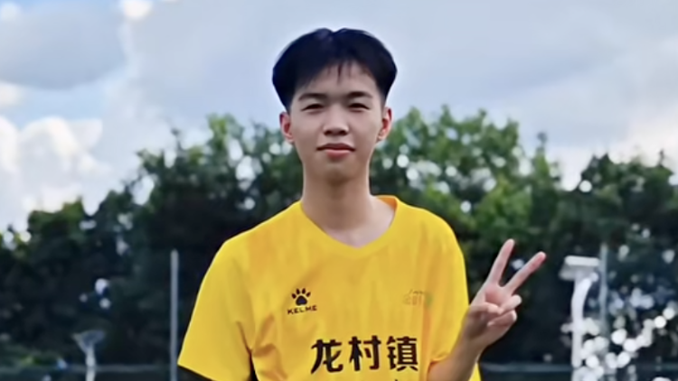 一段足球比, 中敢于冒险, 日五华 一段足球比, 中敢于冒险, 日五华